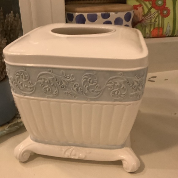 Grandmillenial Blue White Ceramic Tissue Box Cover Holder - Picture 2 of 9